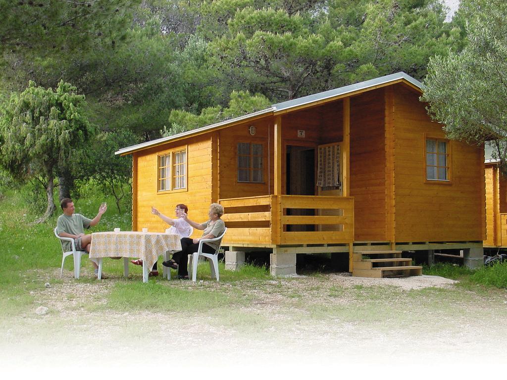 Victoria Cottage Camping Dole Blato (Makarska) Exterior foto